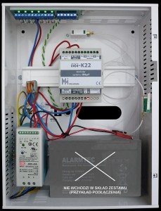 bibi-K22.KIT12 » Kontroler 2 przejść jedno lub dwustronnych, w obudowie metalowej z zasilaczem buforowym 12V